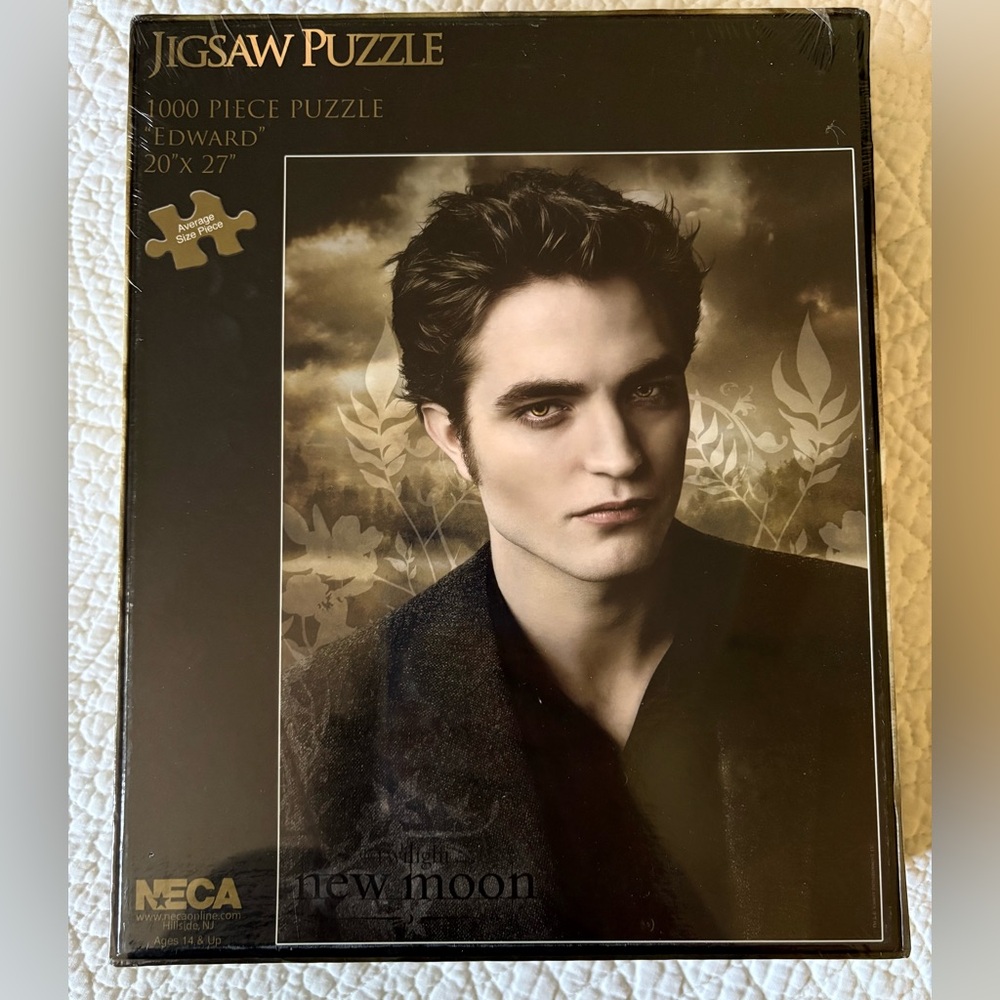New Moon Edward Jigsaw Puzzle 1000 Pieces. NIB❣️
